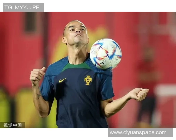 足球明星精彩停球瞬间集锦让你领略足球魅力与技巧的完美结合